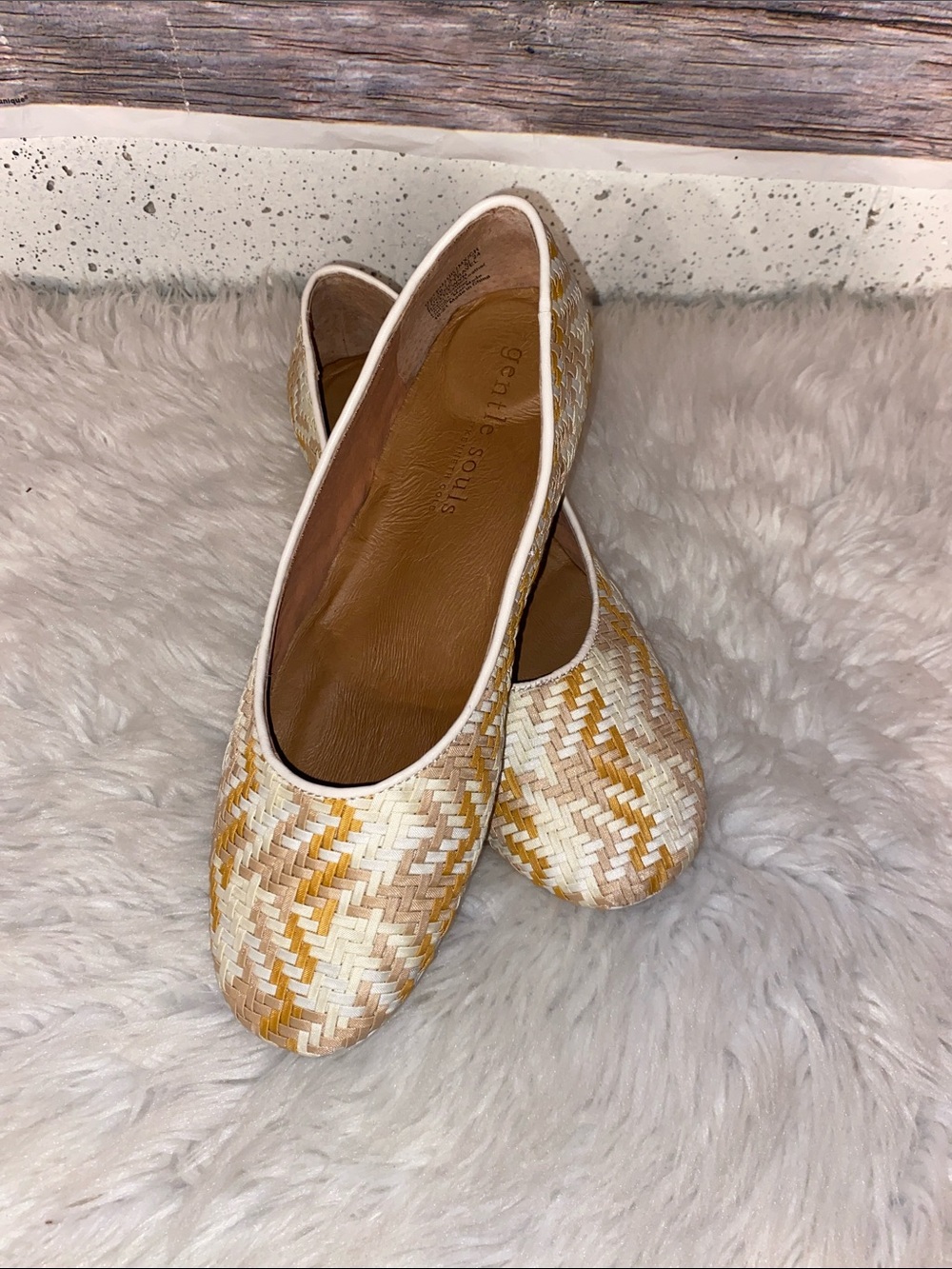 gentle souls Woven White and Tan Flats